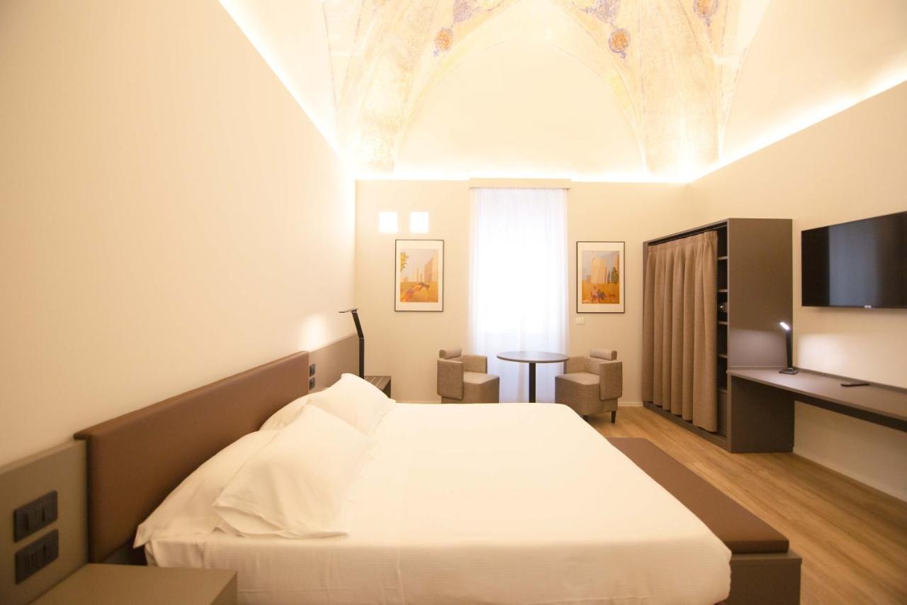 Palazzo Bellocchi - Suites & Apartments Brindisi Exterior foto