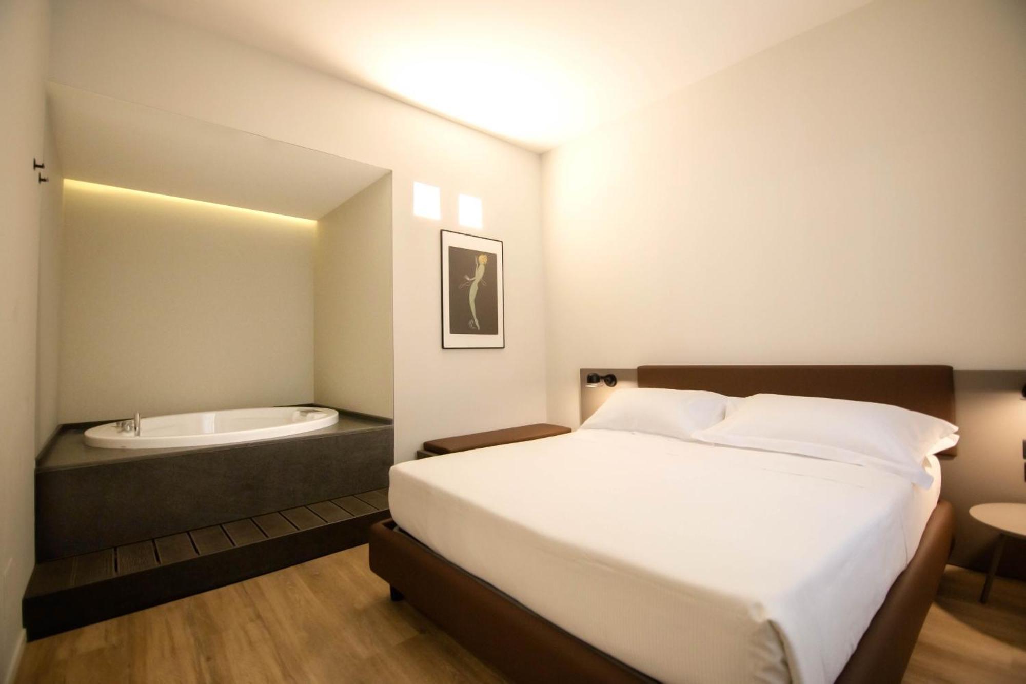 Palazzo Bellocchi - Suites & Apartments Brindisi Cameră foto